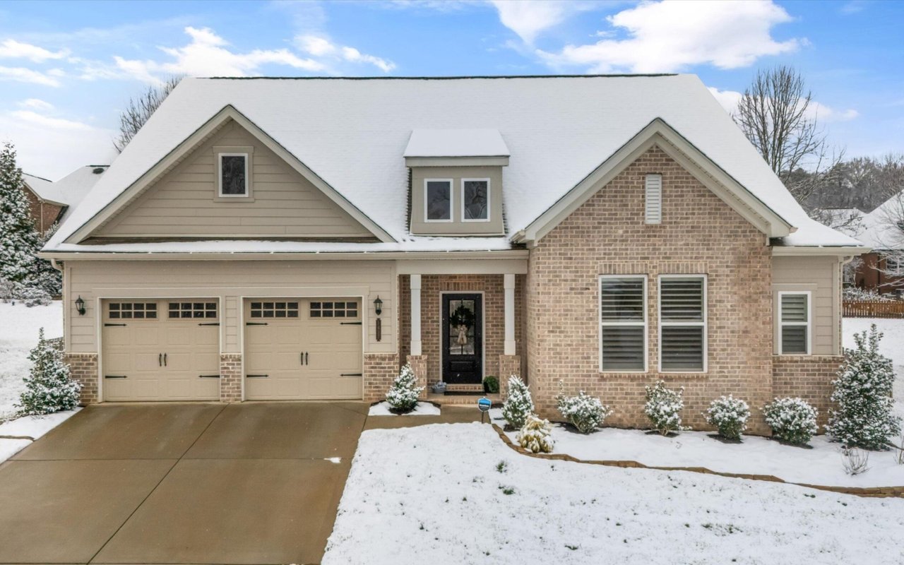 Wallace Luxury Spotlight | 1437 Vale View Road Knoxville, TN 37922