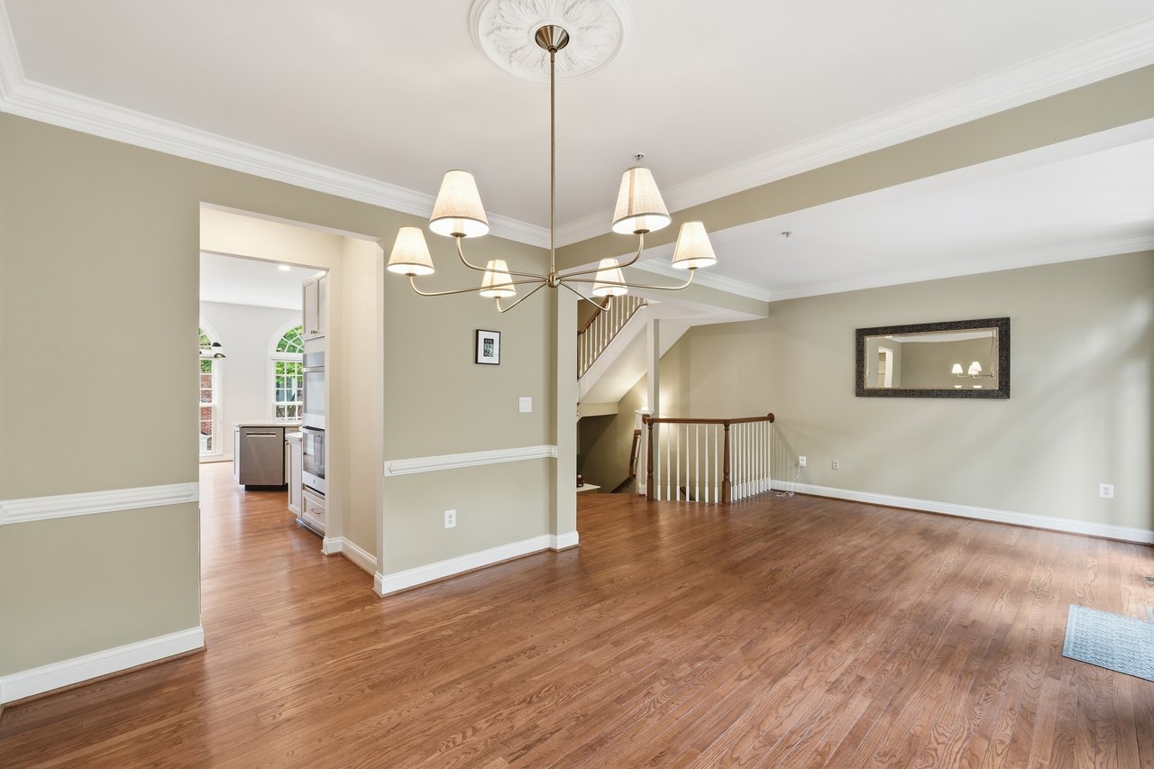 1627 Colonial Hills Drive
