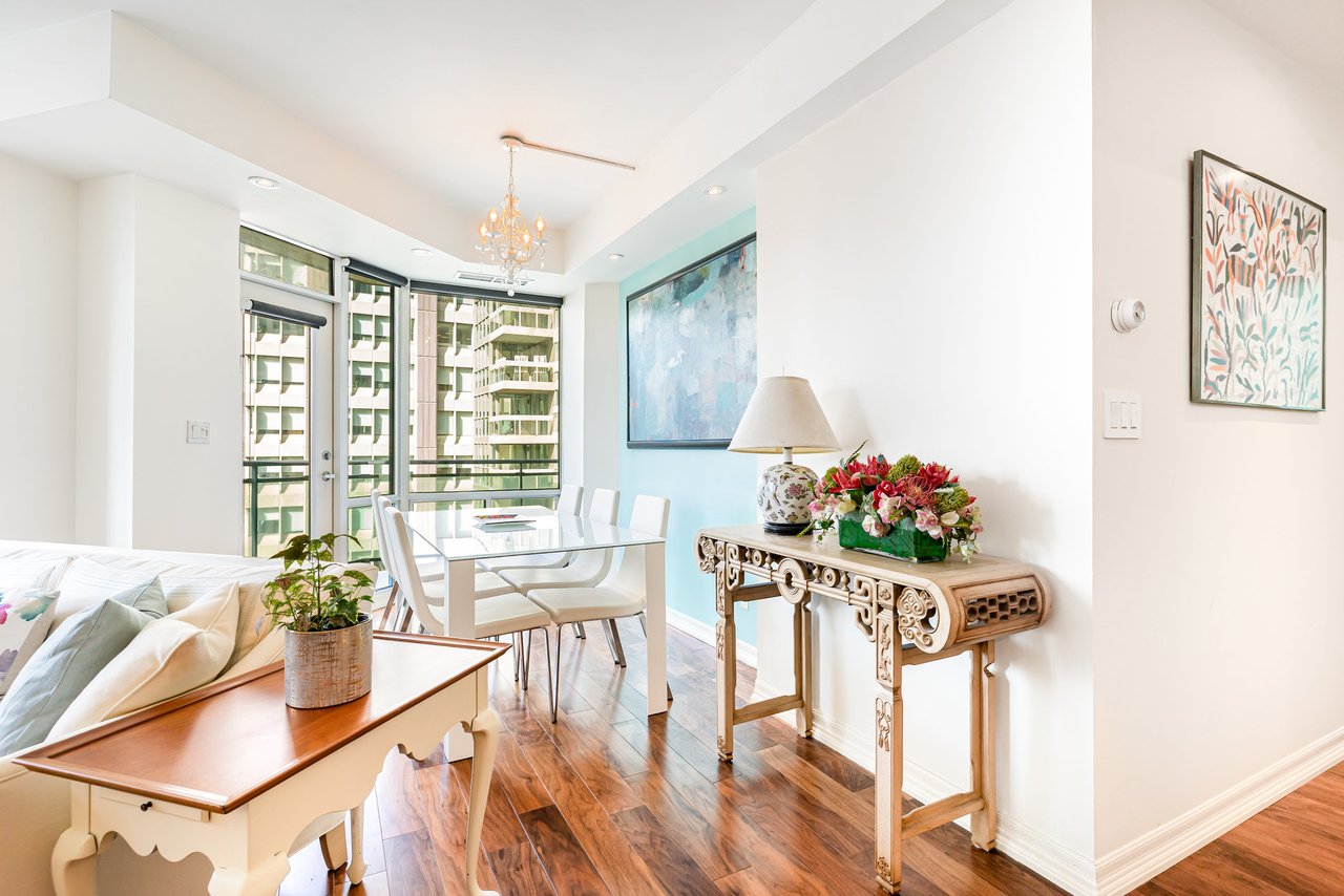 300 Bloor Street East, Suite 2107