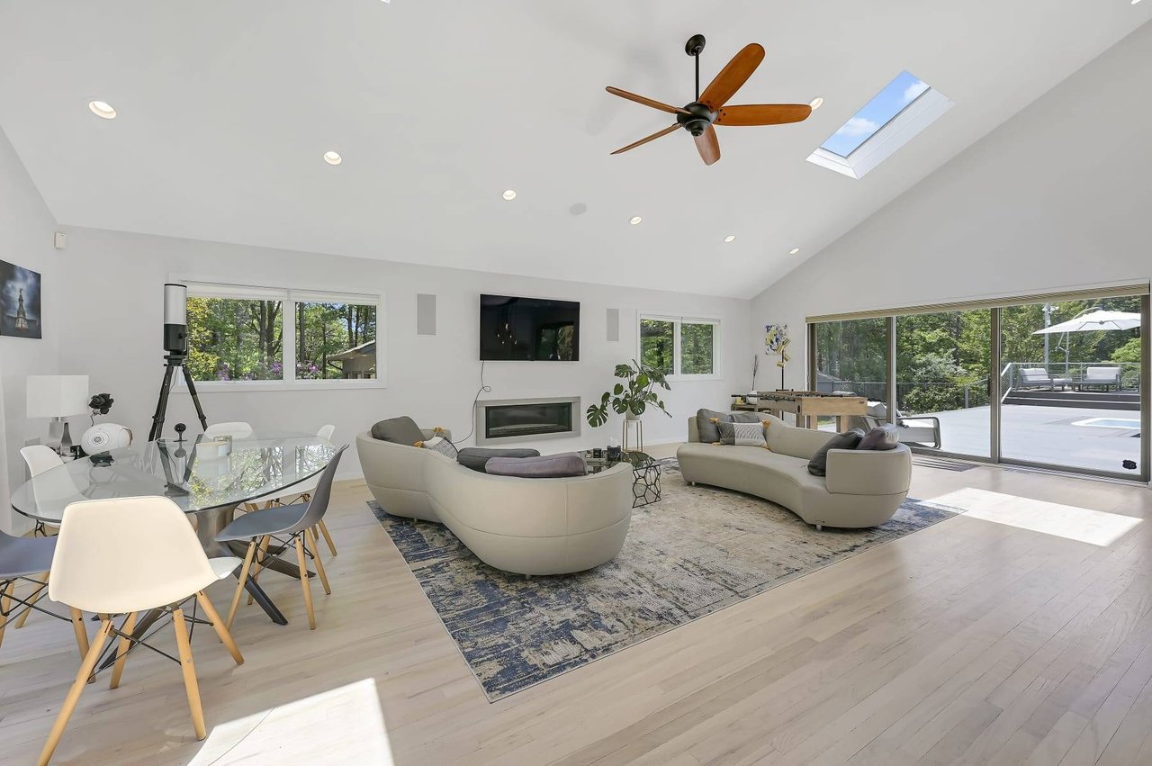5 Honeysuckle Lane, East Quogue