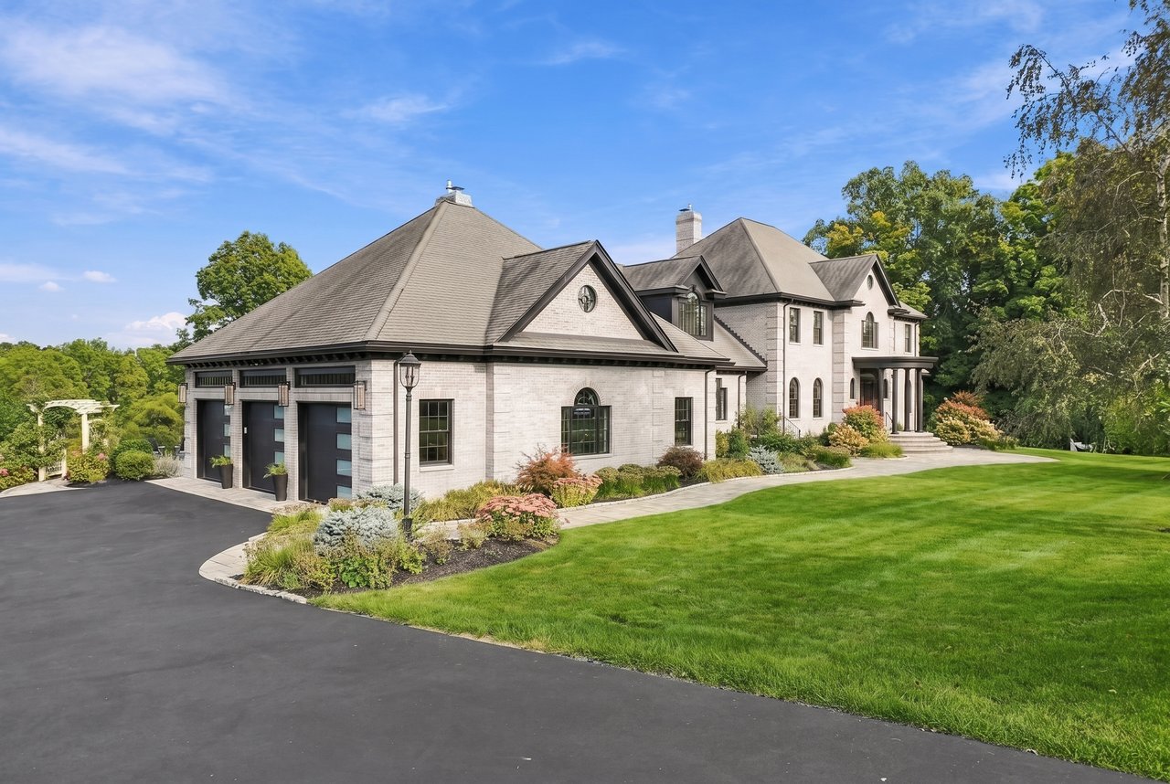 An Exceptional Southborough Estate