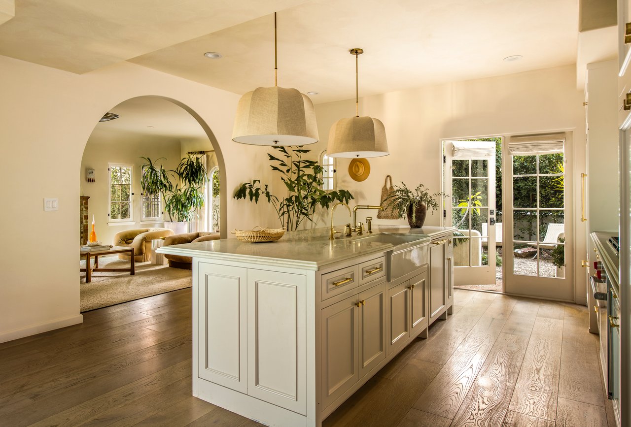 1982 N Normandie Ave