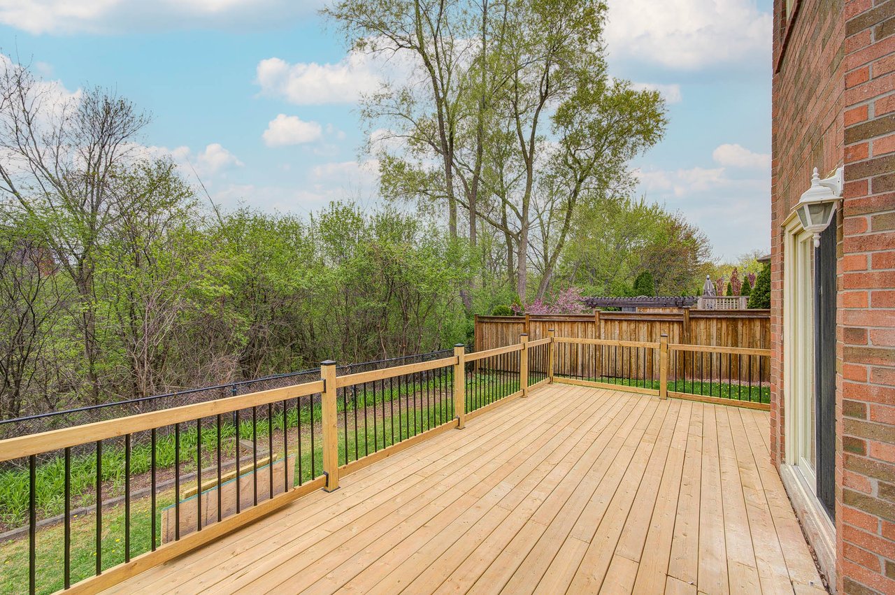 1126 Berkshire Crt