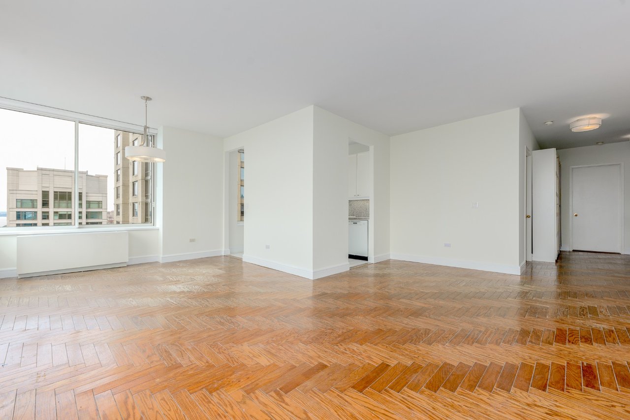 200 Riverside Boulevard, #35C