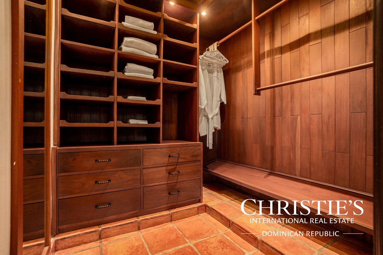 Villa Shangri-la – Caribbean Oceanfront Villa