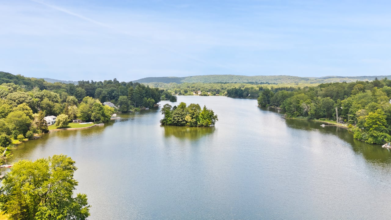 3 Truesdale Lake Drive