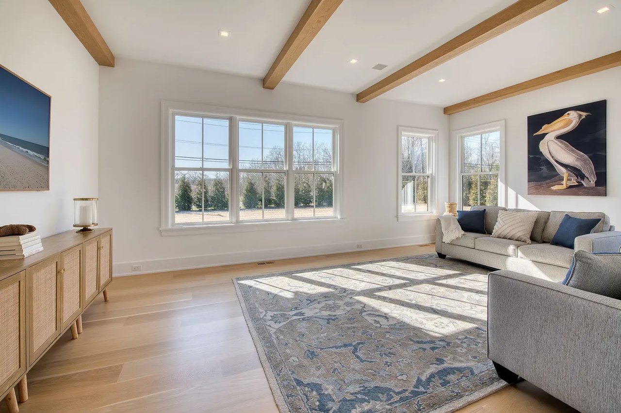 2892 Montauk Highway