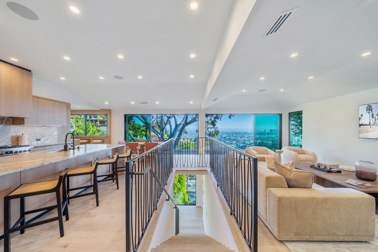 Hollywood Haven ⛰️