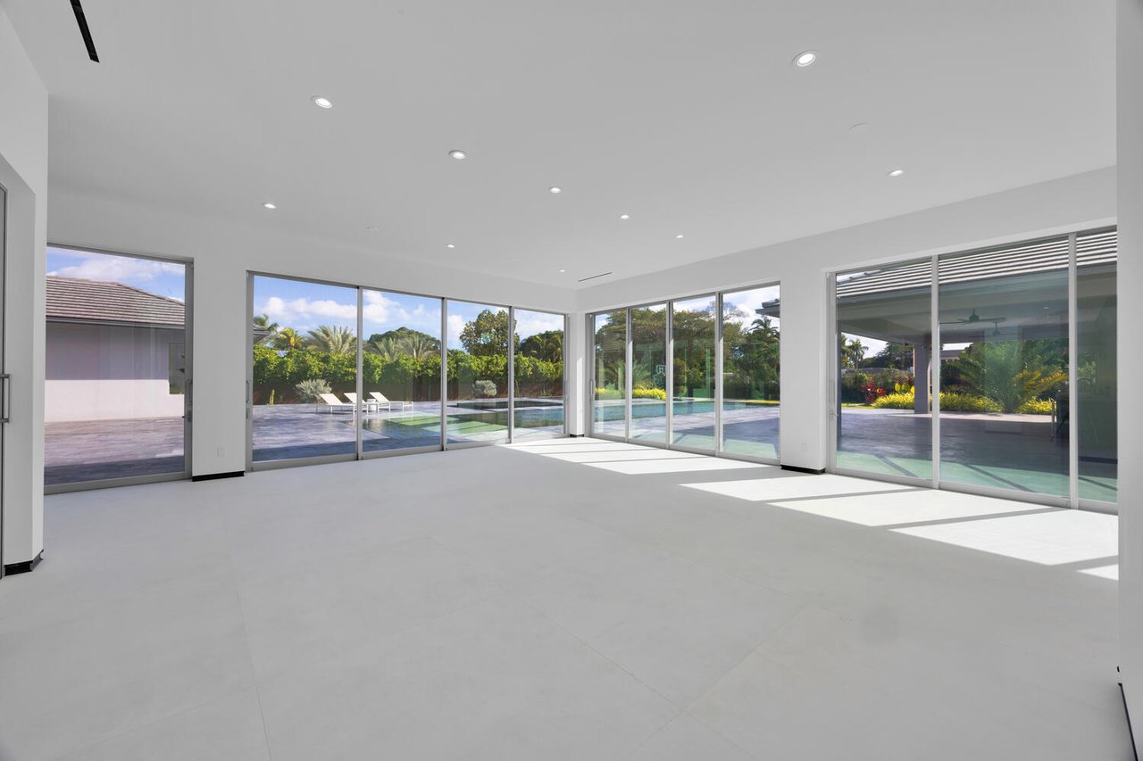 Your Private Resort - Everyday Of The Week