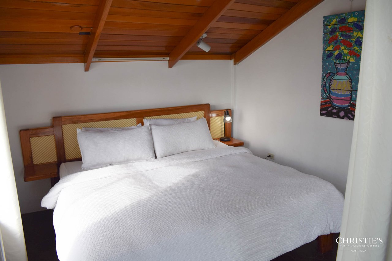 Hotel Las Tortugas - Legendary Beachfront Boutique Hotel 