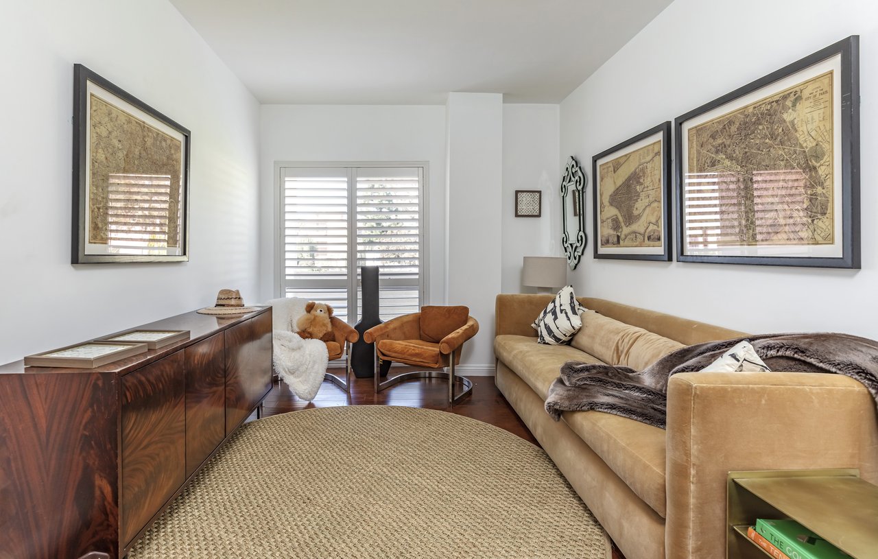 1131 Alta Loma Rd #516