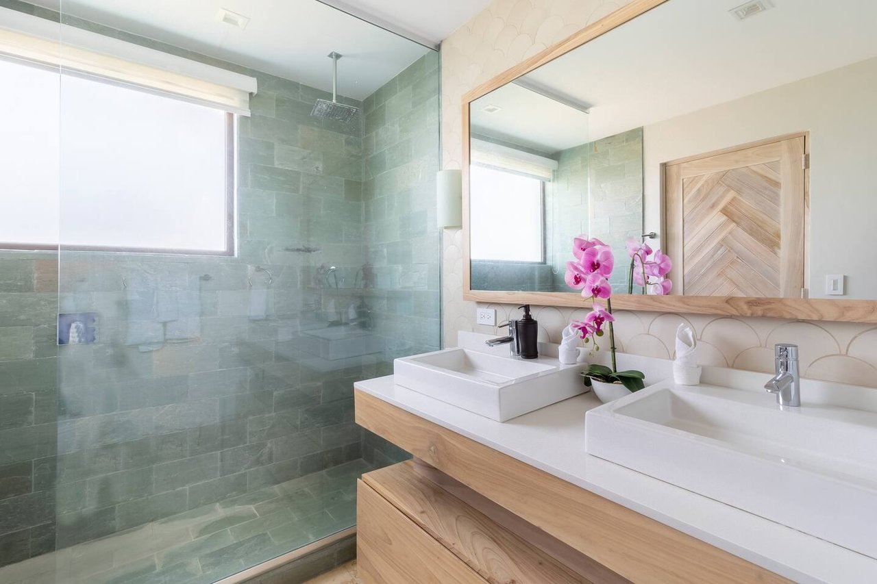 Enclave 49 | Playa Langosta: Luxury 5 Bedroom With World Class Views!