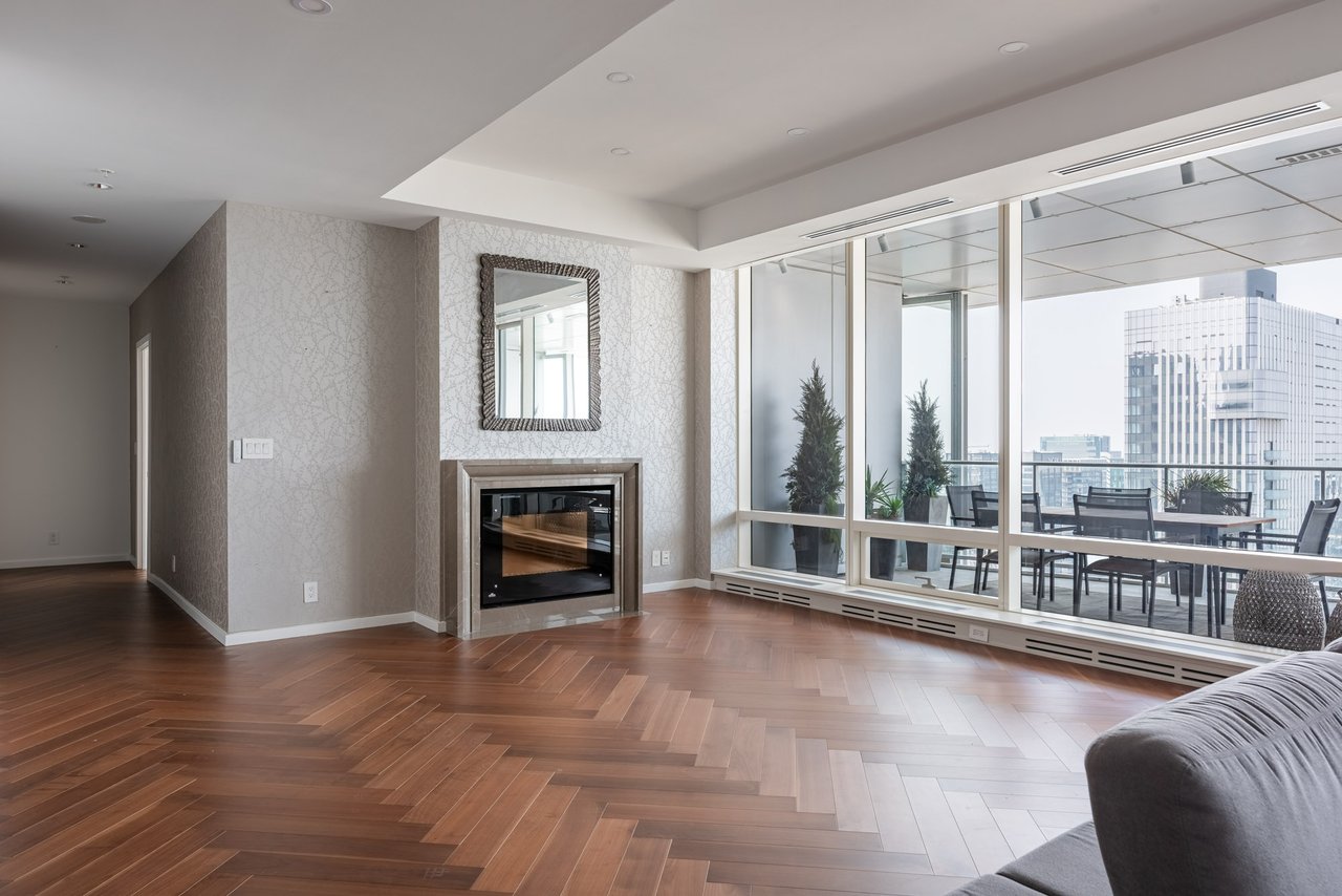 Suite 5302- 180 University Avenue