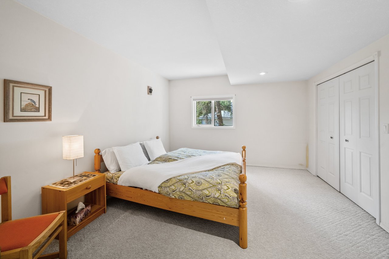 330 Canyon Close