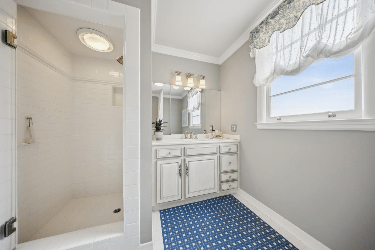 215 Julia Ave