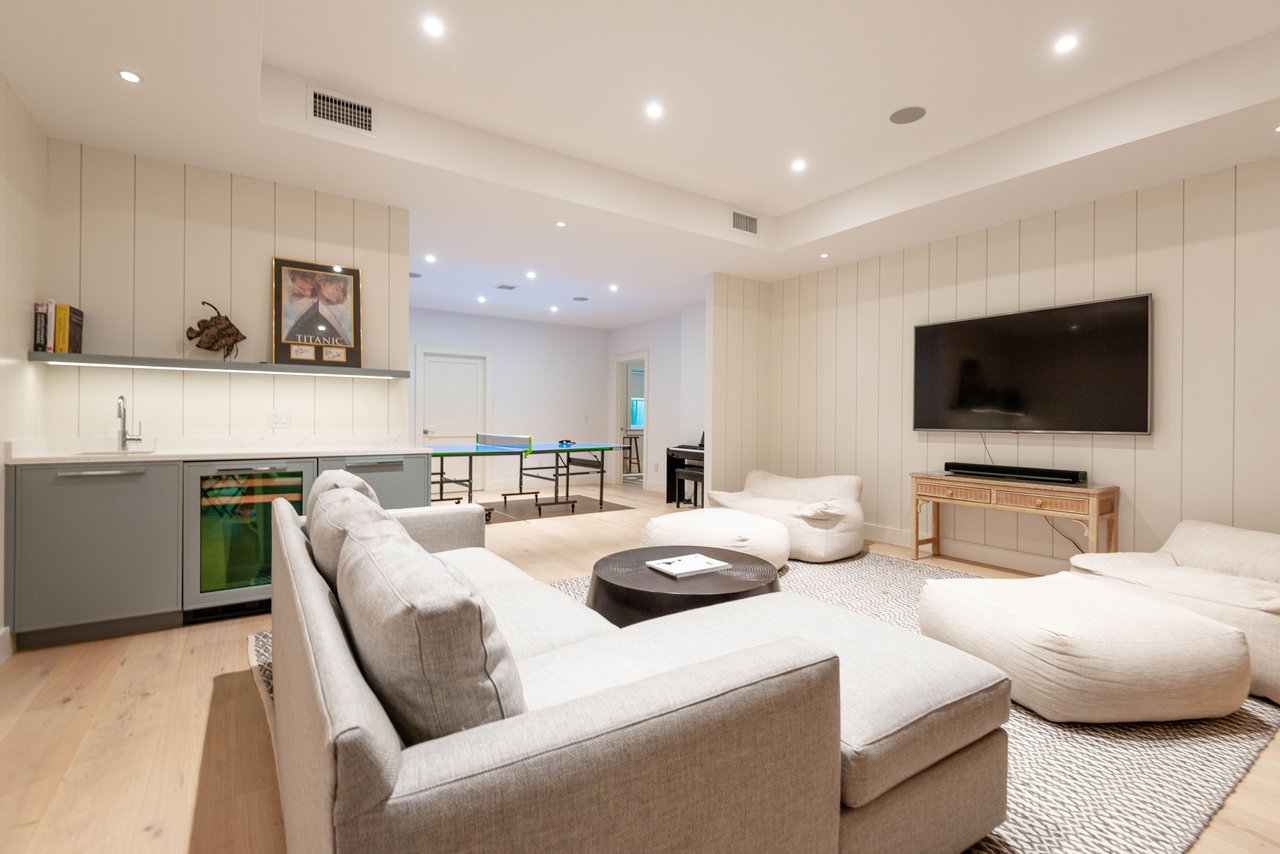 8 Masaquet Road