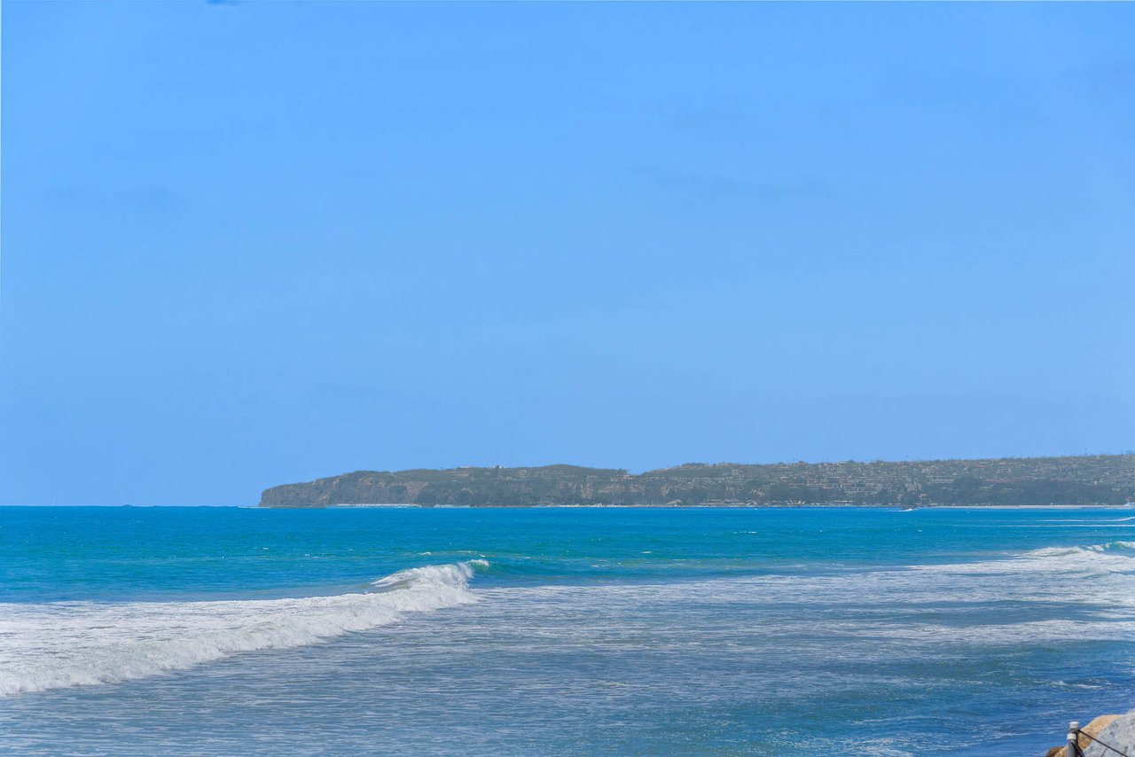 1880 N El Camino Real 2