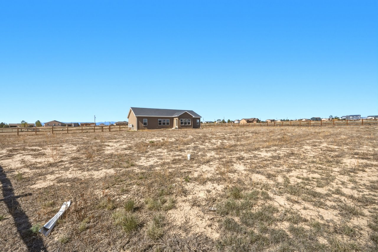 667 E Vermillion Dr