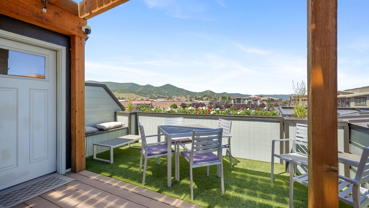 1370 Center Dr #21