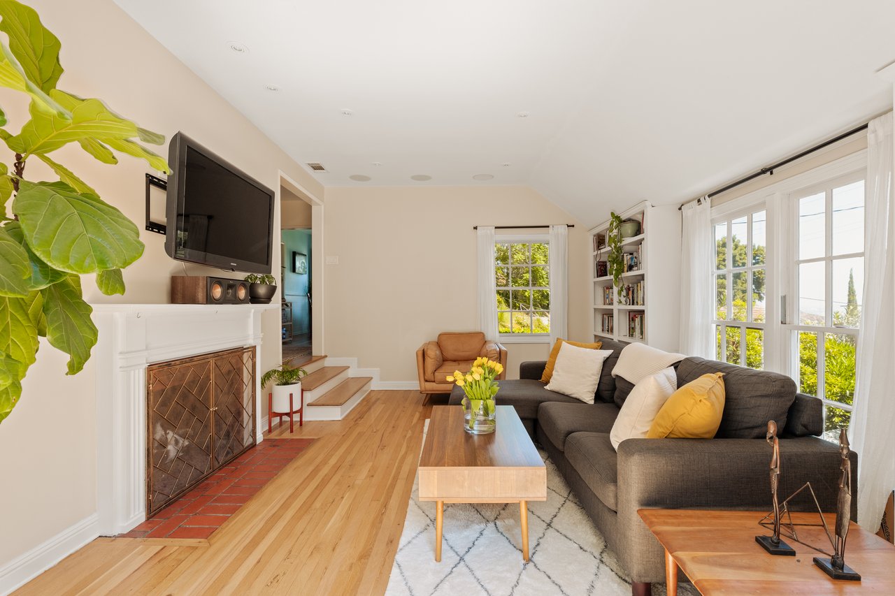 6871 Sunny Cove