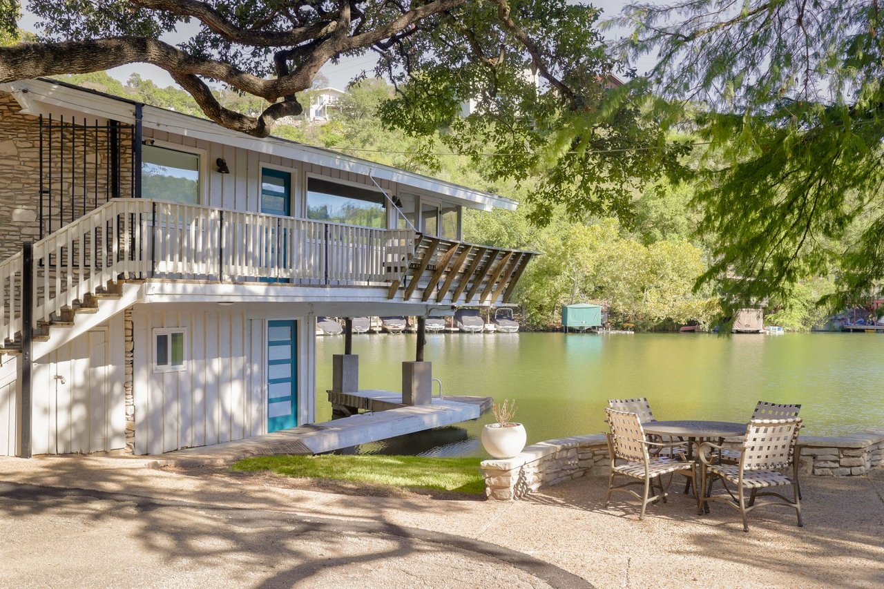 The Peninsula of Lake Austin 