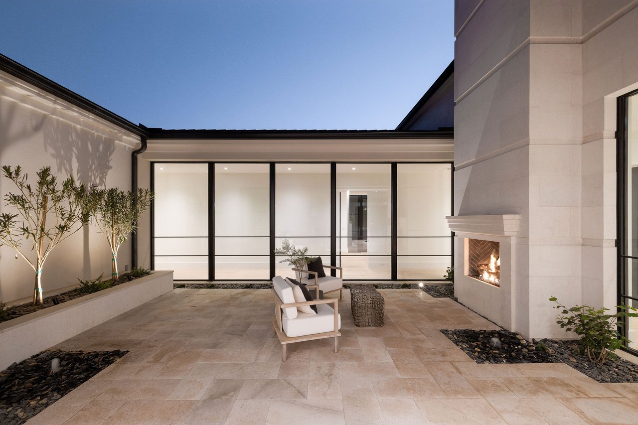 6512 E HUMMINGBIRD LN