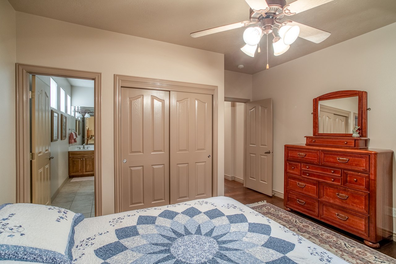 1319 W Red Butte Dr