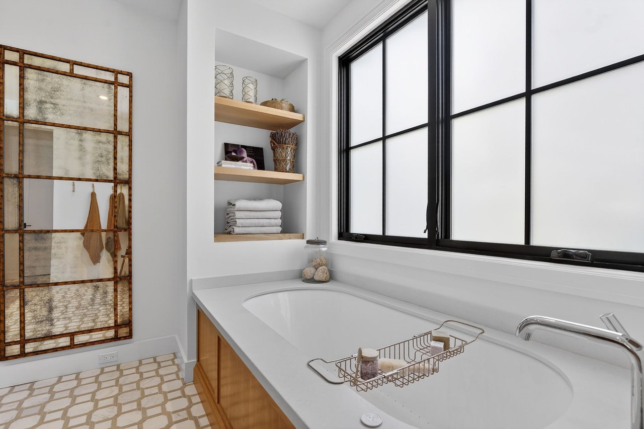 5217 E CALLE REDONDA