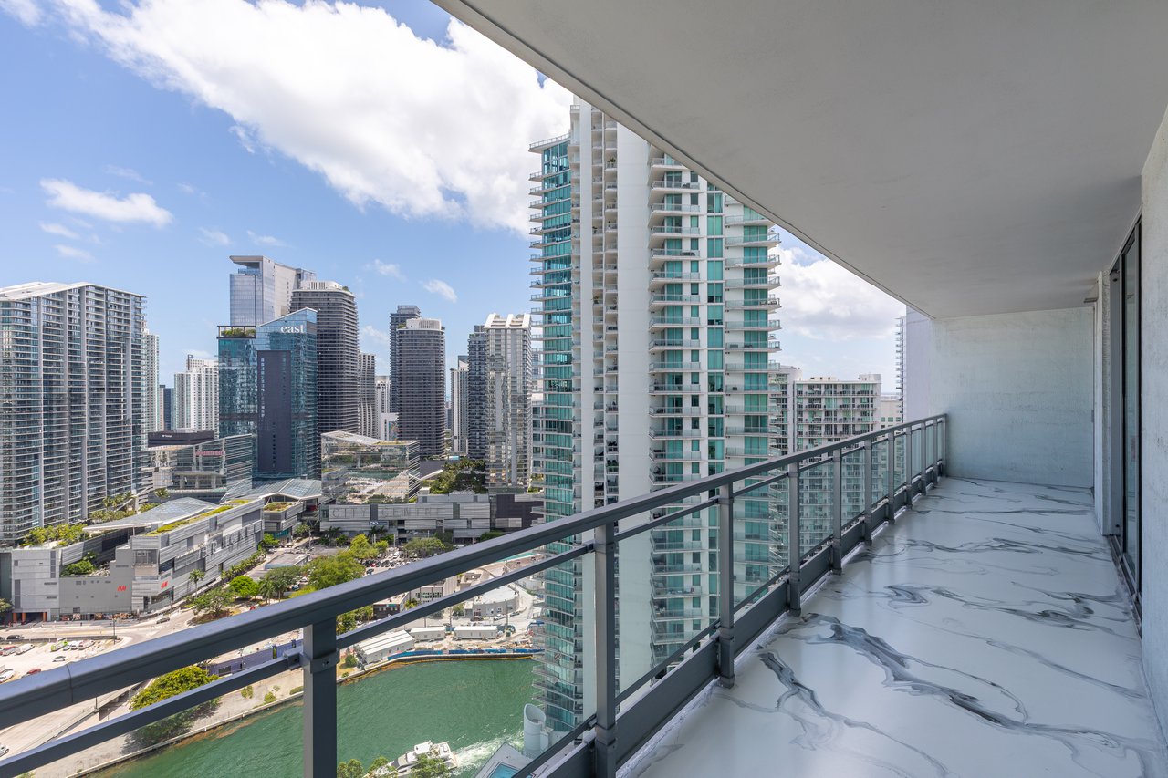 90 SW 3rd St Unit #3501 Miami 