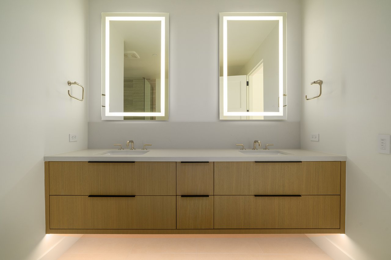 5000 N CAMELBACK RIDGE Drive, 108