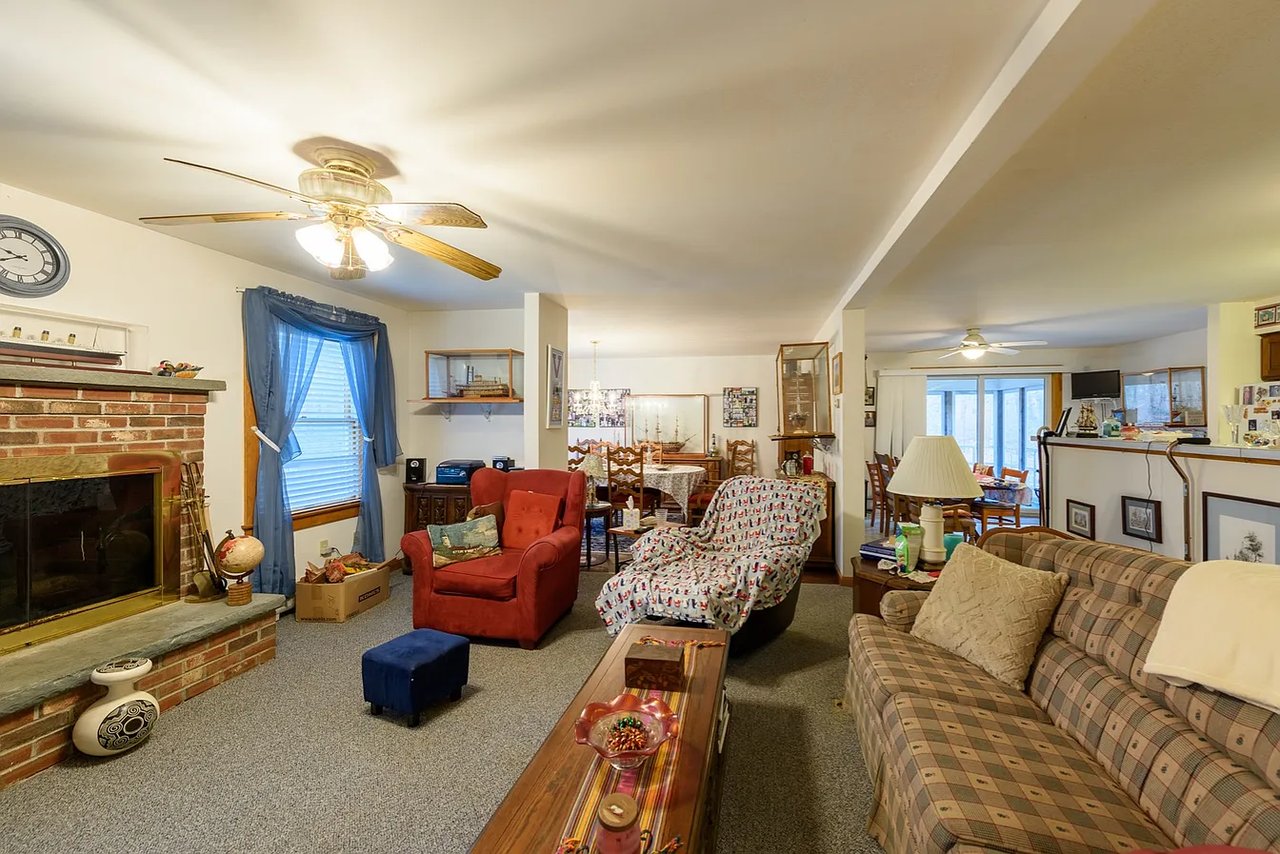 9 High Meadow Ln