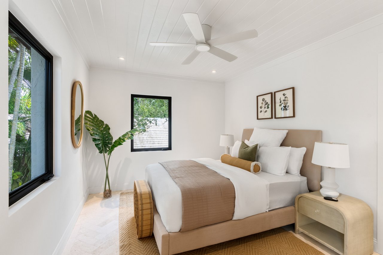 3700 Hibiscus Street "Casa Mamey"