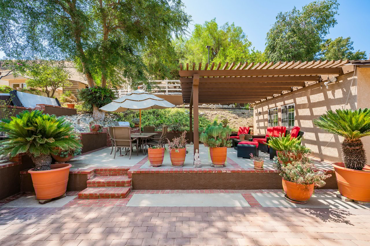 A Lil Bit O' Country in Shadow Hills * SOLD at full price
