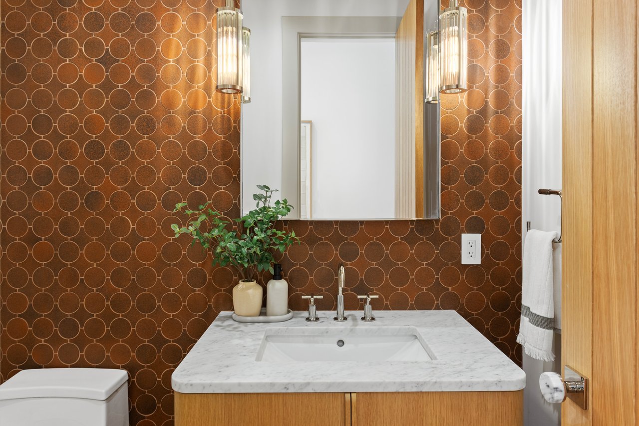 4605 E ROCKRIDGE Road