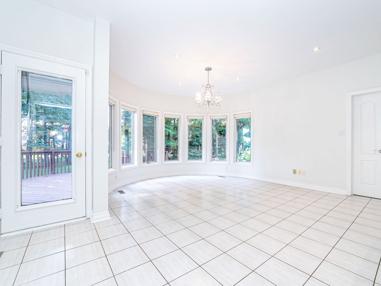 10 Edmund Crescent