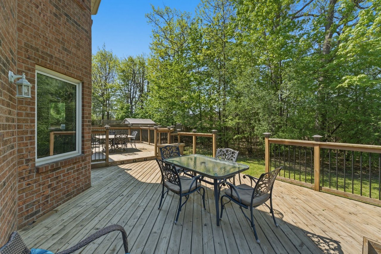 5211 Micmac Cres