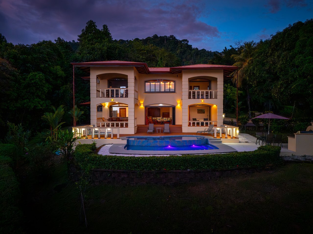 Classic Luxury at Casa Ceiba, Coastal Ocean View 4 Bedroom Home Near Uvita