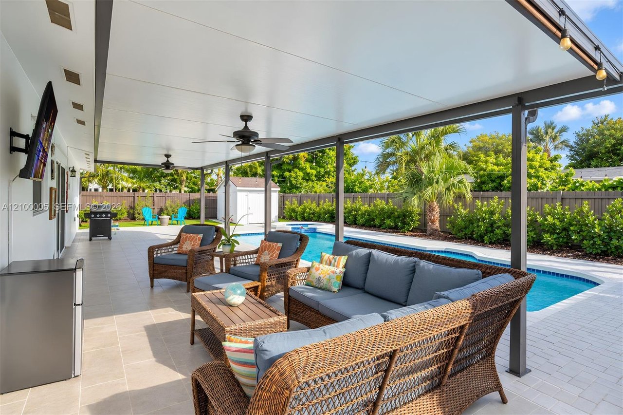 12010-sw-107-street-miami-fl-home-for-sale-pool