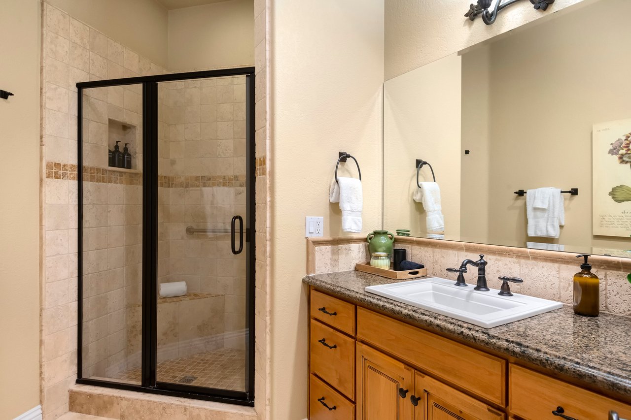 38355 Vista Del Bosque