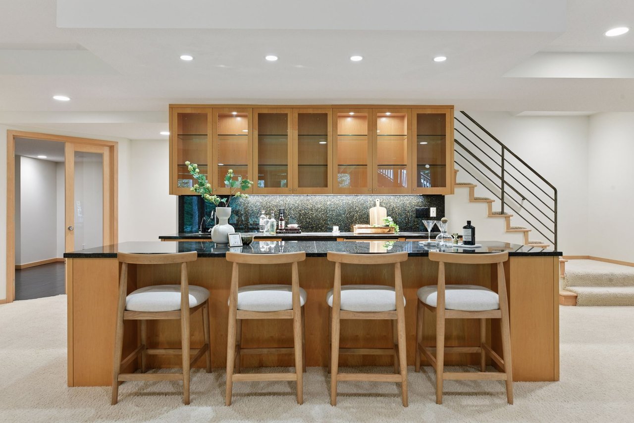2487 Crowne Hill Road, Minnetonka