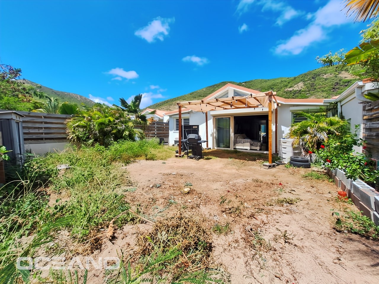 4-bedroom house with garden 