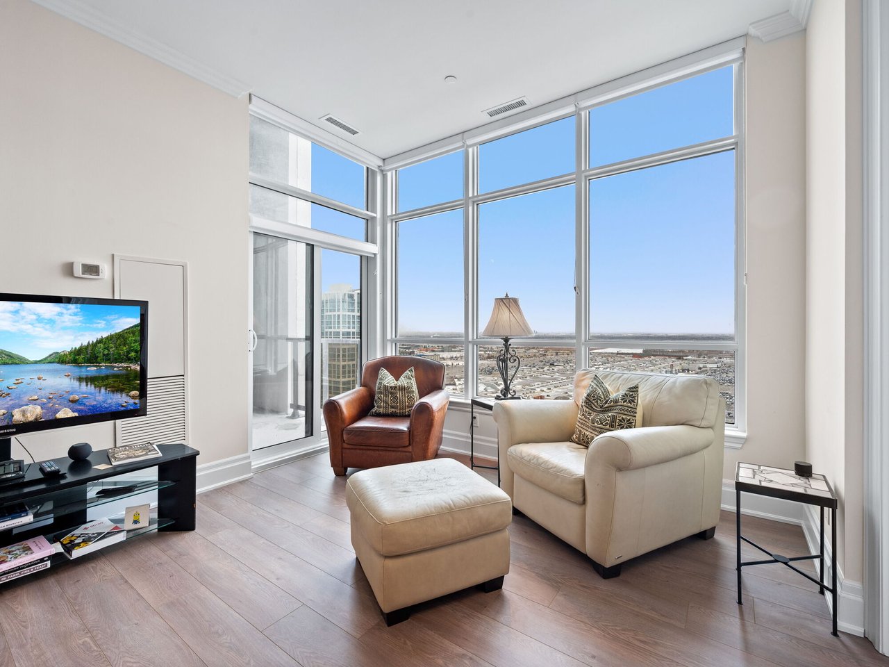 9075 Jane Street Unit: PH08