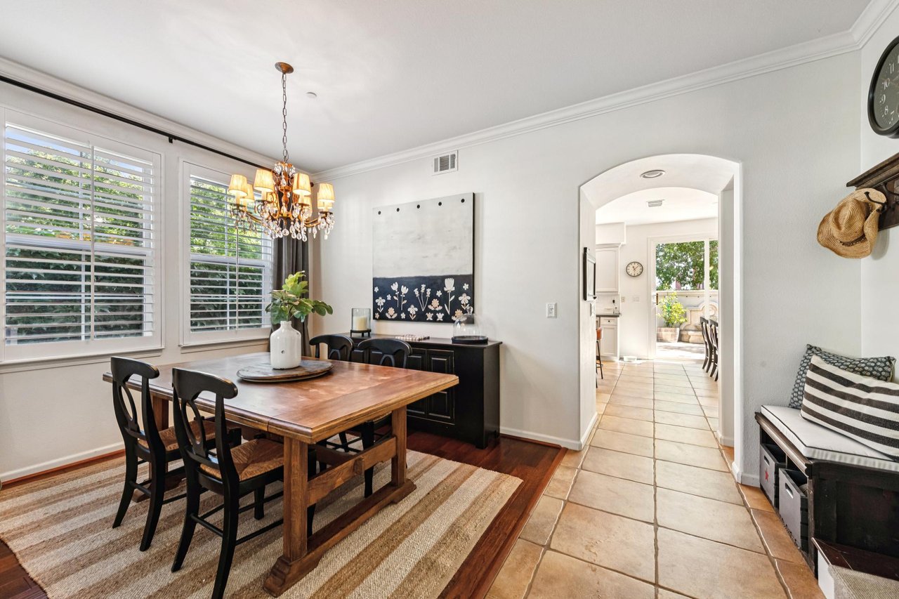 Sophisticated dining area perfect for everyday meals and entertaining guests in Hamilton Marin.