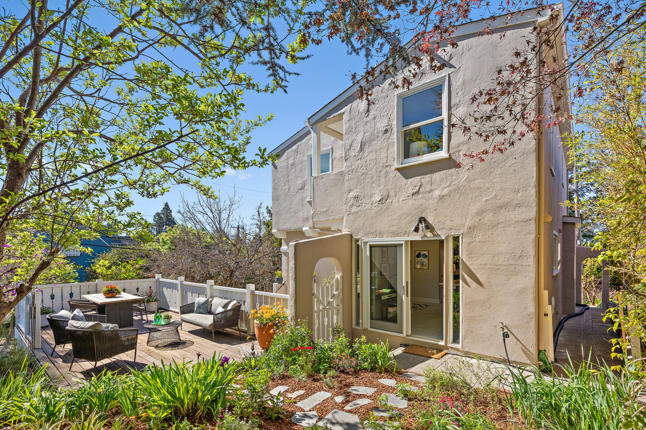 2121 Eunice Street