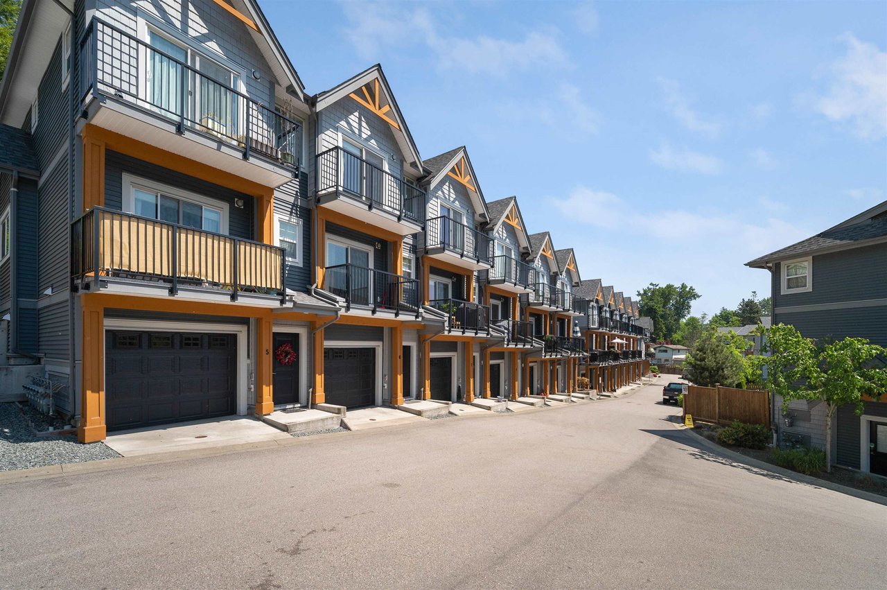 6-22810 113 Ave