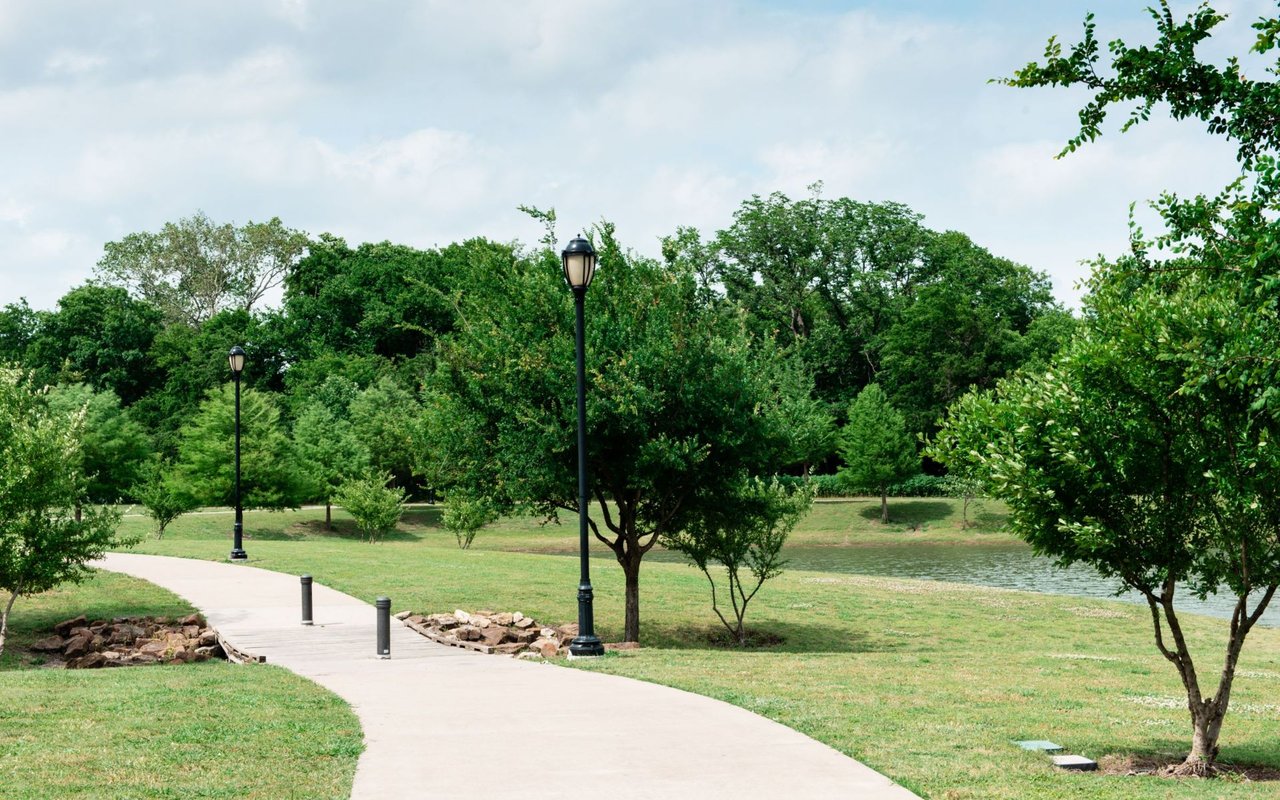 Balcones Park