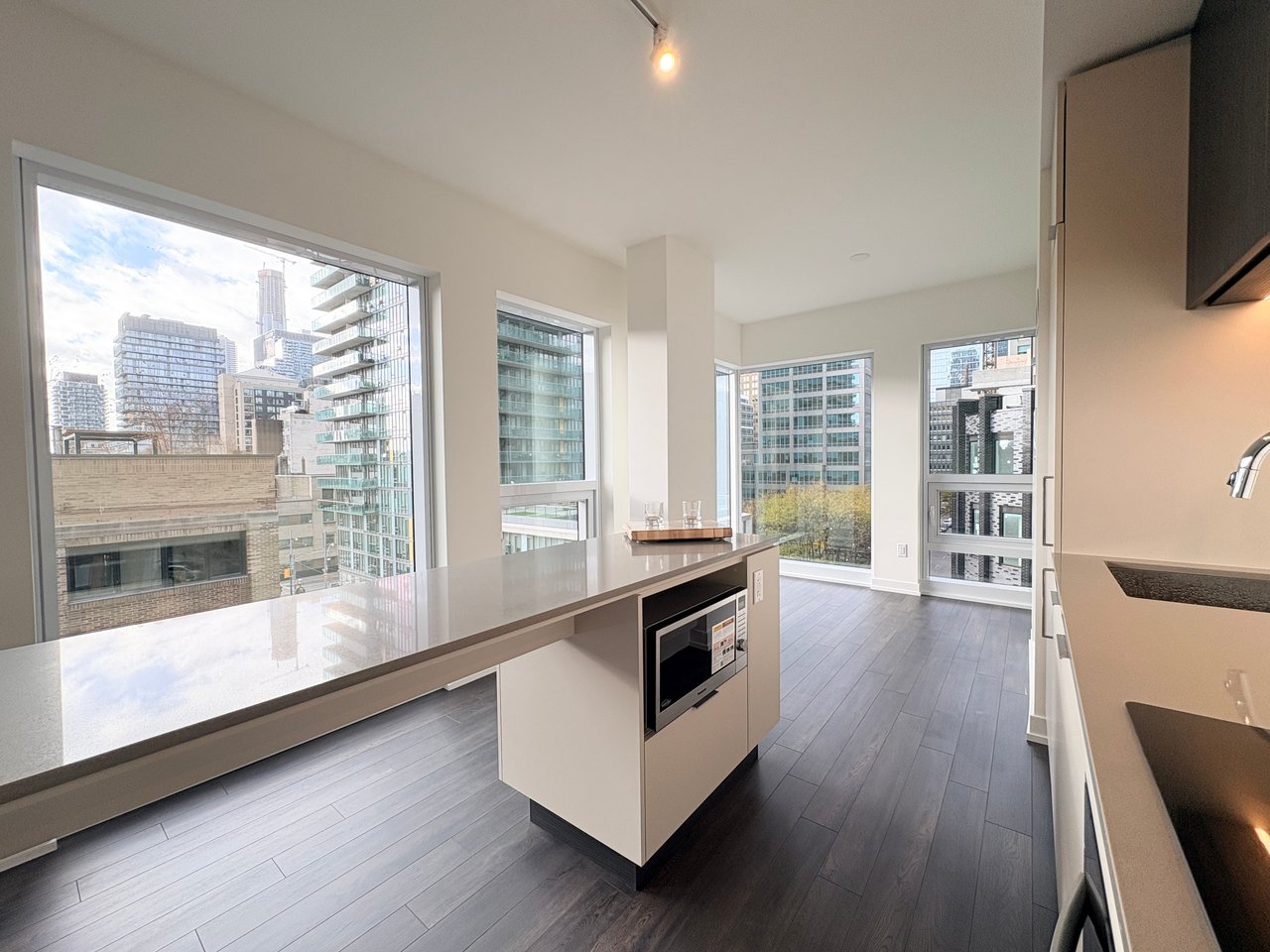 89 Church Street Unit: 612