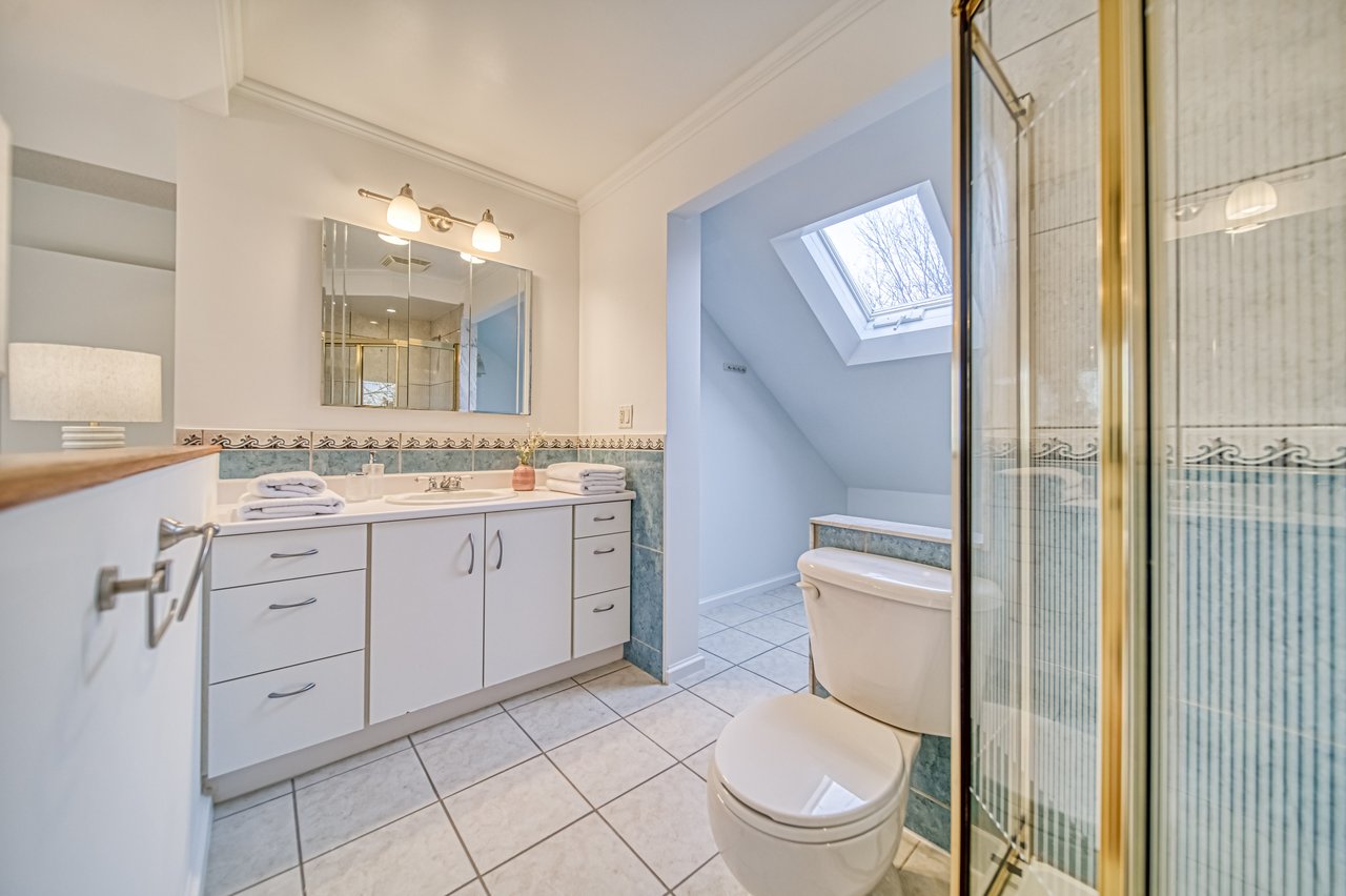 155 Woodbine Ave #5, Toronto
