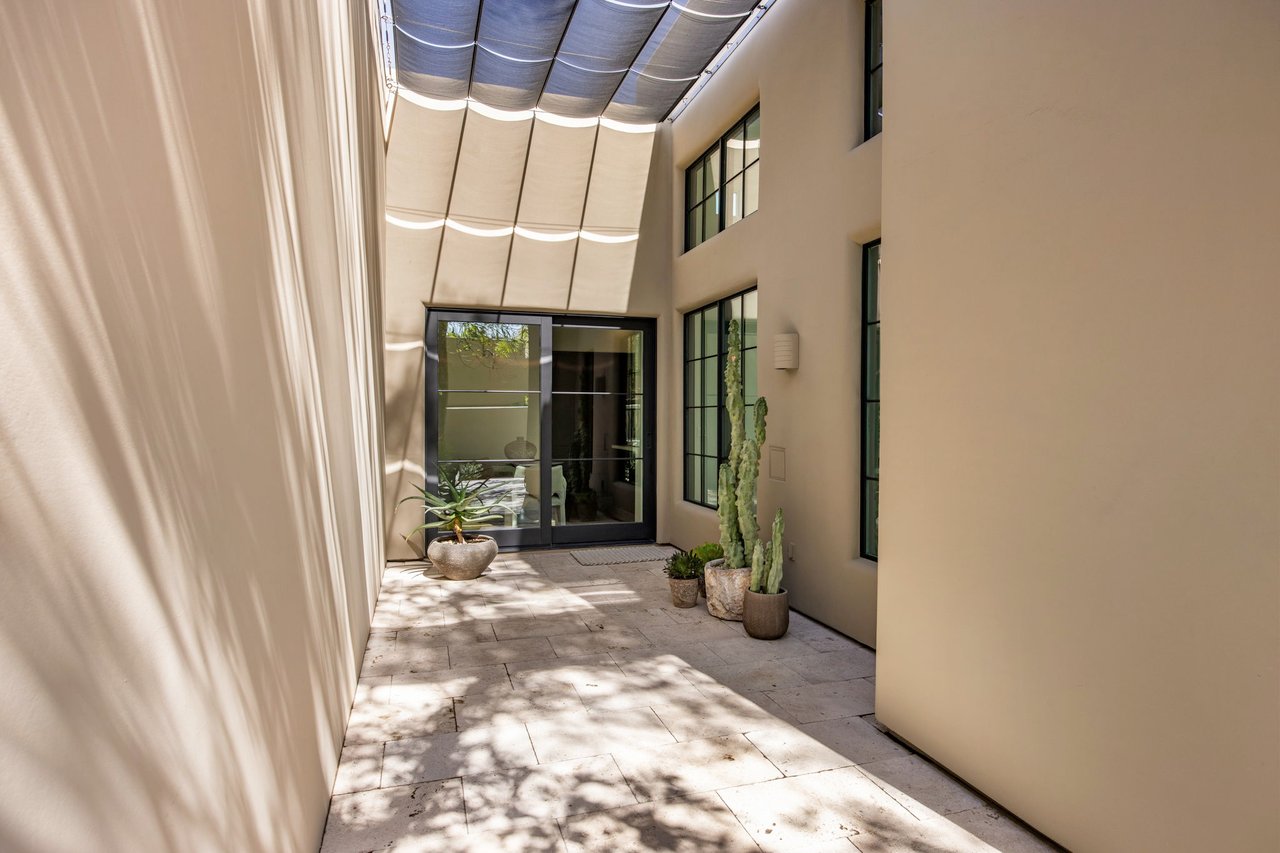 Pavoreal Old Town Scottsdale Guard Gated Elegance