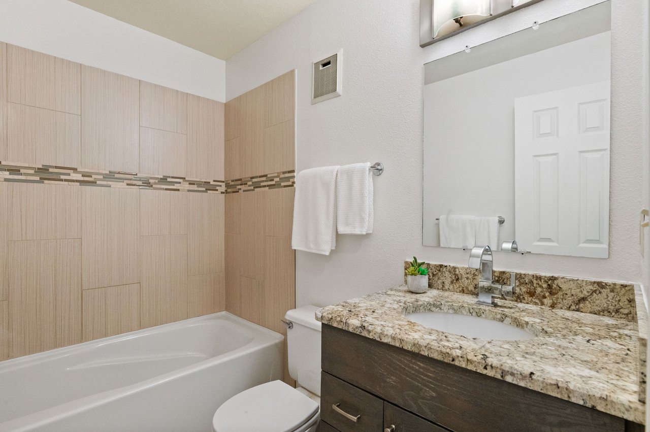 3025 Broadway Street Unit: 2